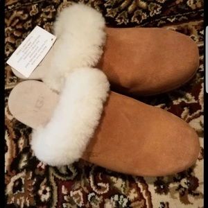 Ugg clog mules size 8